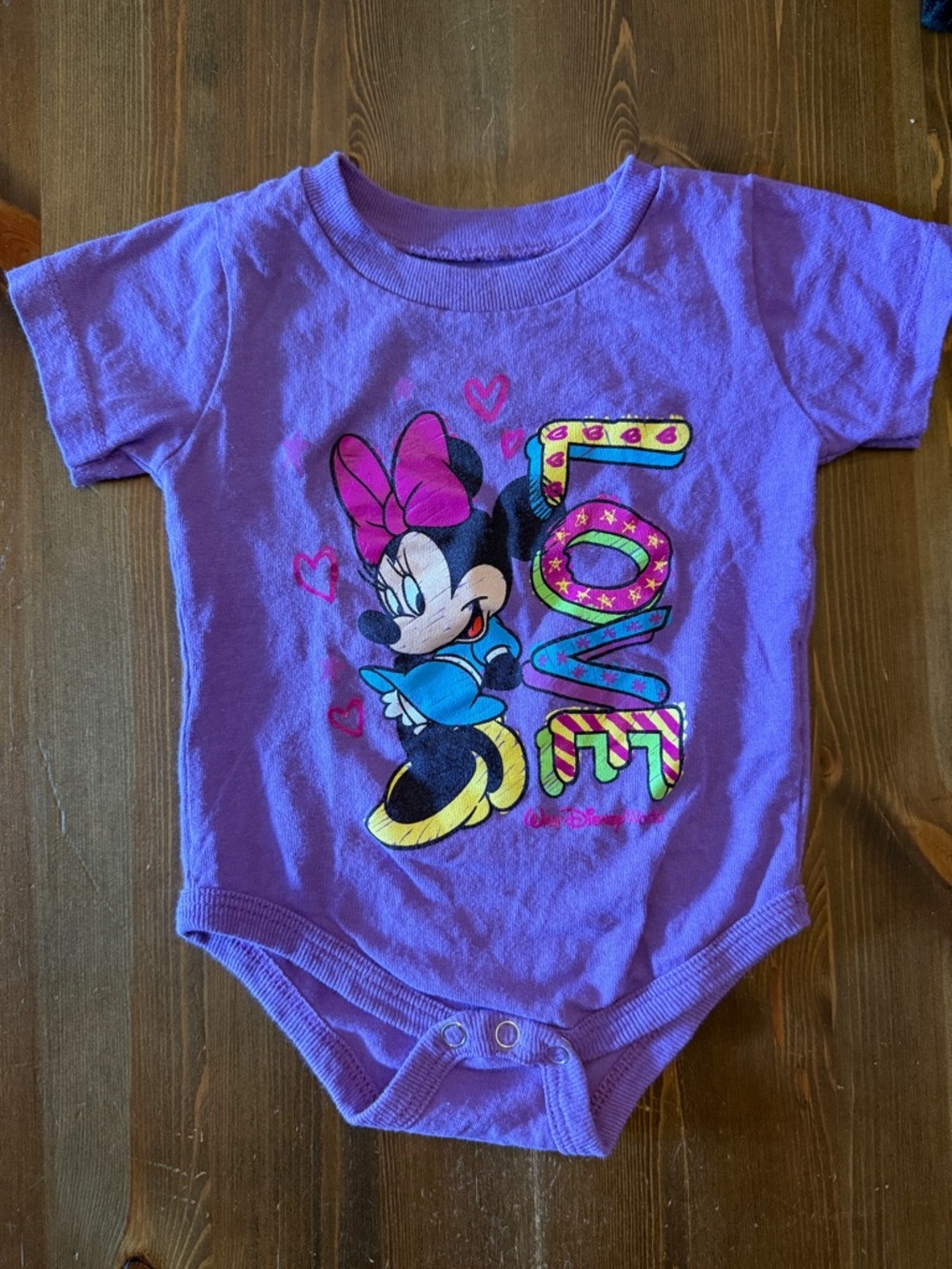 Disneyland Minnie Mouse LOVE Graphic Baby One-Piece (12M)